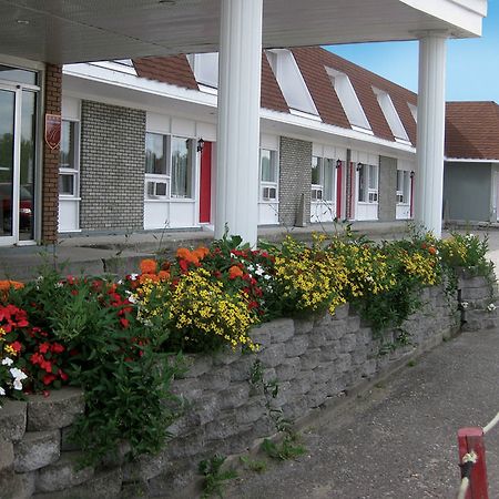 Hôtel Matagami Extérieur photo