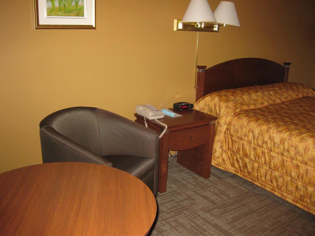 Hôtel Matagami Extérieur photo