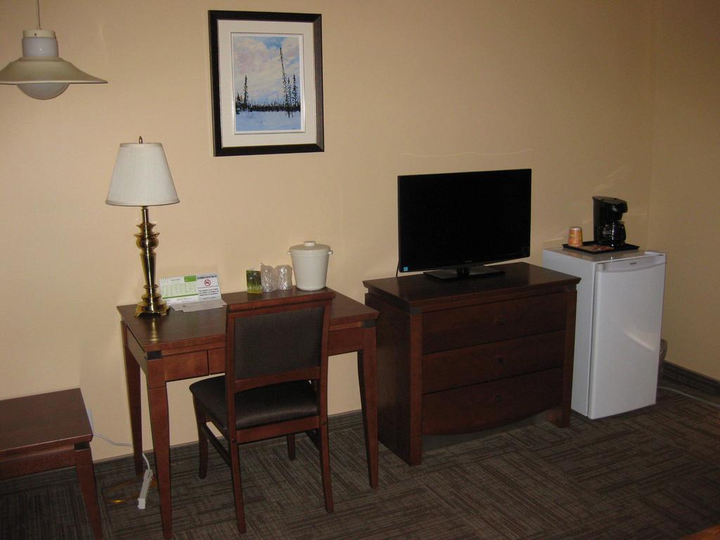 Hôtel Matagami Extérieur photo