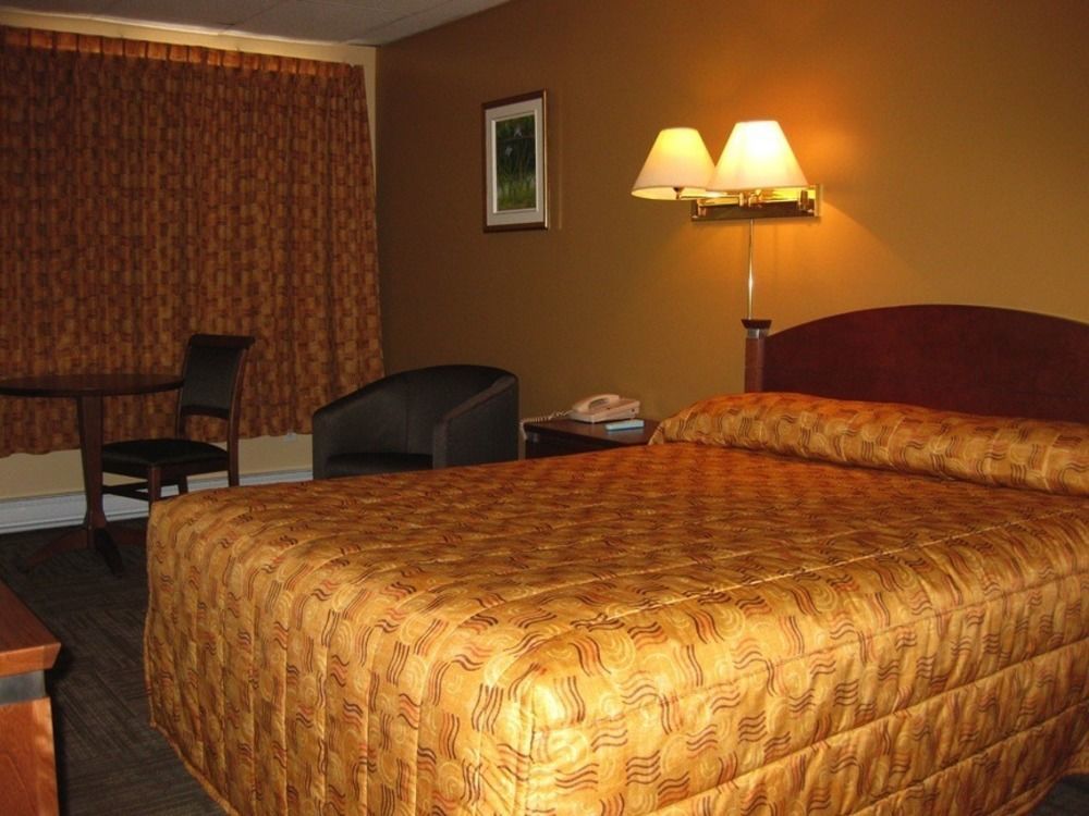 Hôtel Matagami Extérieur photo