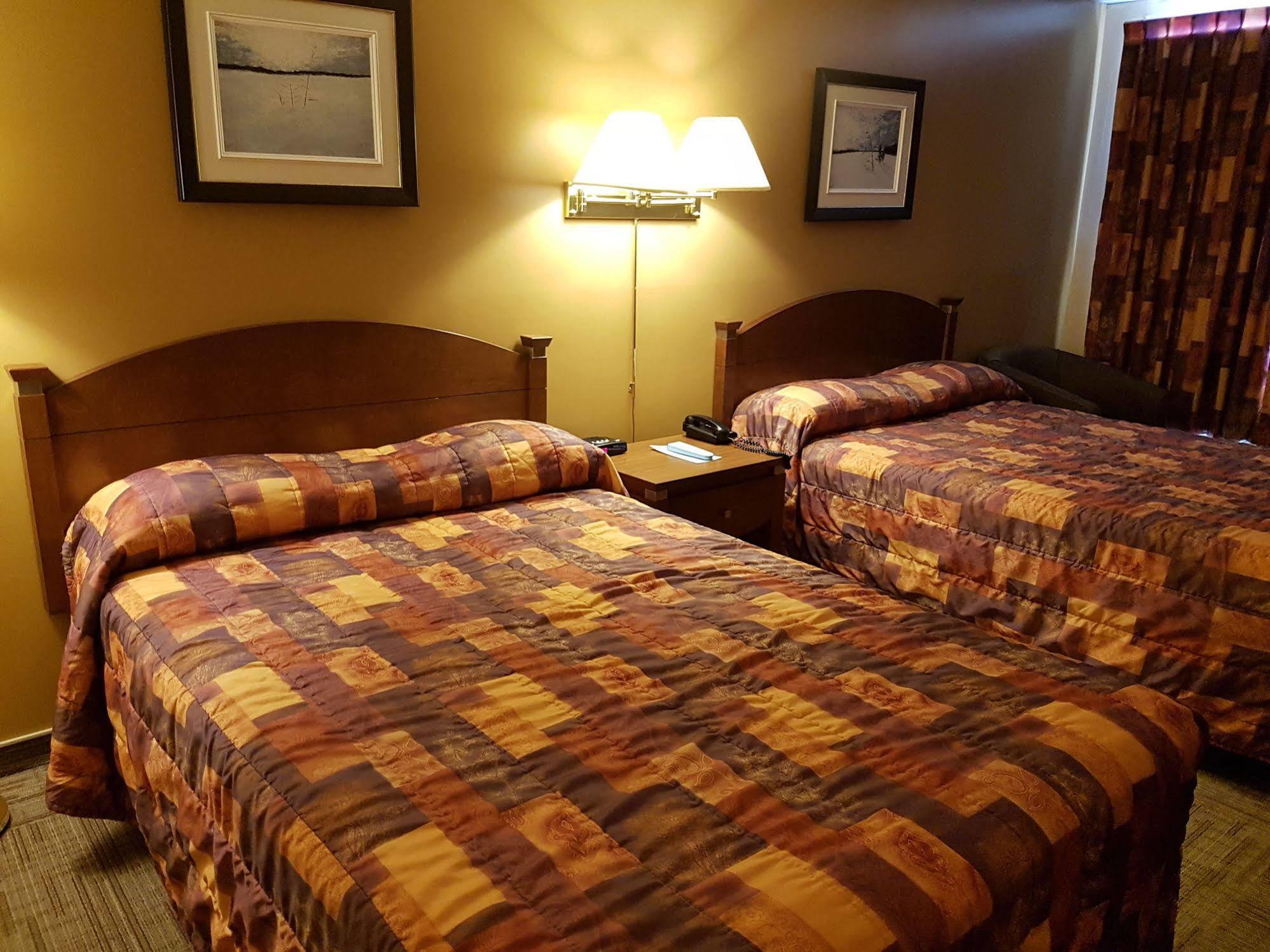 Hôtel Matagami Extérieur photo